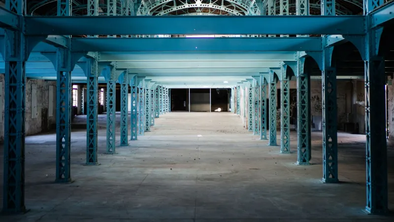 Macerie fertili: quando il teatro abita le rovine dell'industria e le trasforma in comunità